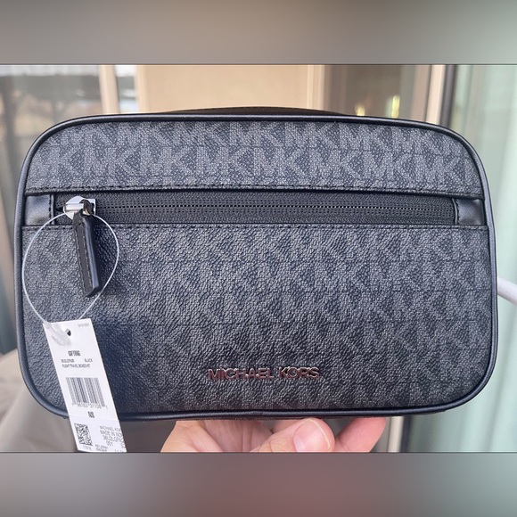 Michael Kors 3-In-1 Logo Travel Gift Set, New in Gift Box - Picture 10 of 15